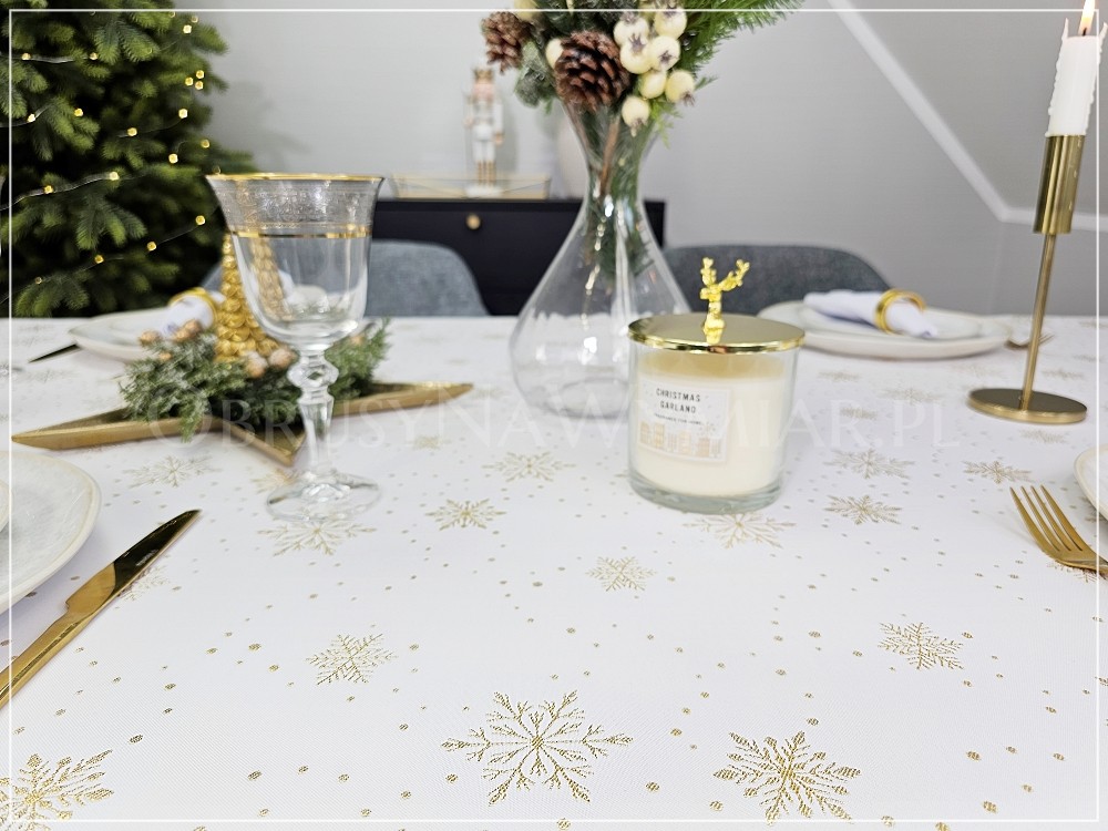 Obrus świąteczny STARS kolor biało-złoty, wykończone ząbkami maszynowymi lub podwinięciem