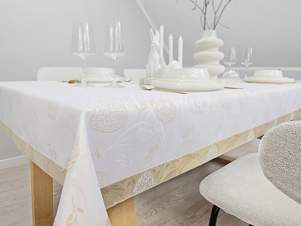Biało-złoty obrus wielkanocny z mankietem 5cm jako główna dekoracja stołu na święta